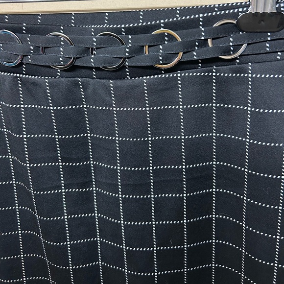 2/$20❤️- SKIRT | Women’s Harper by Block skirt size XL - Picture 3 of 4